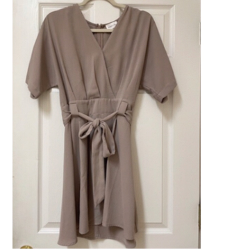 Sugarlips dillards taupe mini dress size Med.